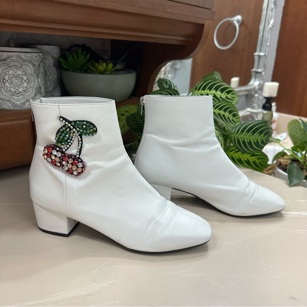 Betsey Johnson White PU Leather Basil Kitten Block Heel Pointed Toe Ankle Boots
